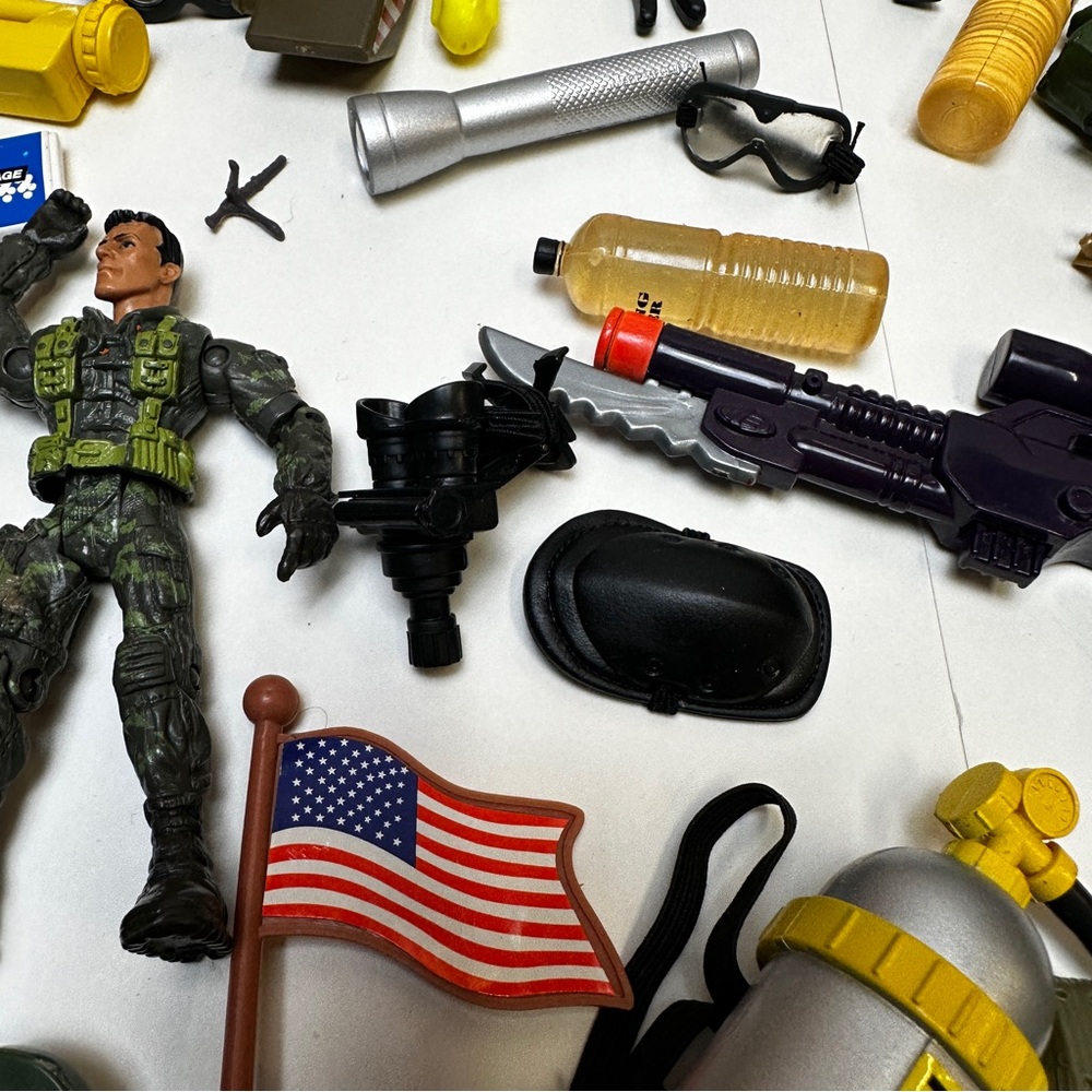 Army Military First Responder Equipment GI Joe Action Figure Accessories w/ Case - Picture 10 of 15